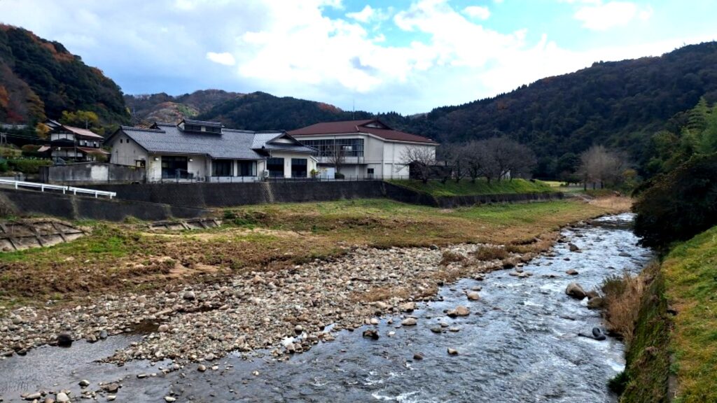 鍋山風景（川）_明るく